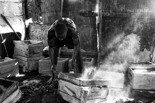 Making of Aluminium Cooking Pots in Cité Soleil, Haiti